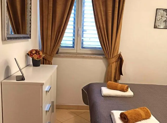 Apartment Dora *
